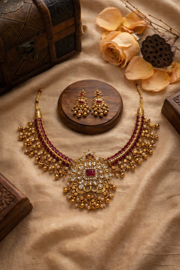 Royale Kundan Necklace Set